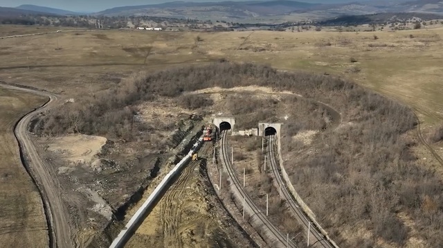(video)-noi-imagini-de-pe-santierul-caii-ferate-dintre-brasov-si-sighisoara.-cand-va-fi-incheiata-modernizarea