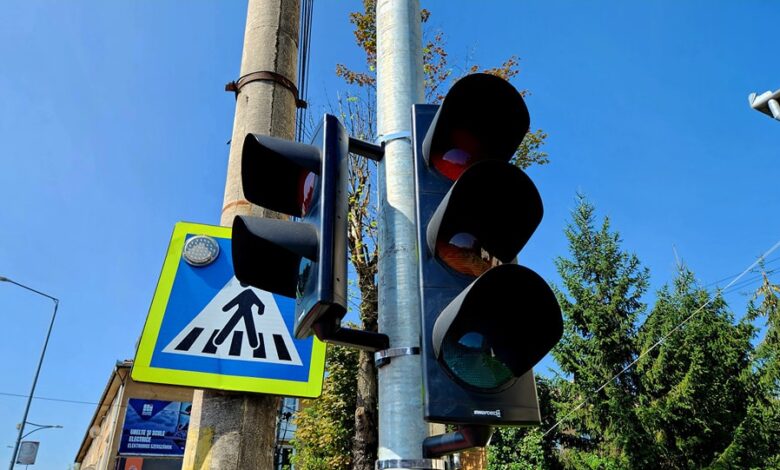 sistemul-de-semaforizare-inteligenta-are-nevoie-de-2-luni-pentru-a-”invata”-traficul-din-tg.-mures