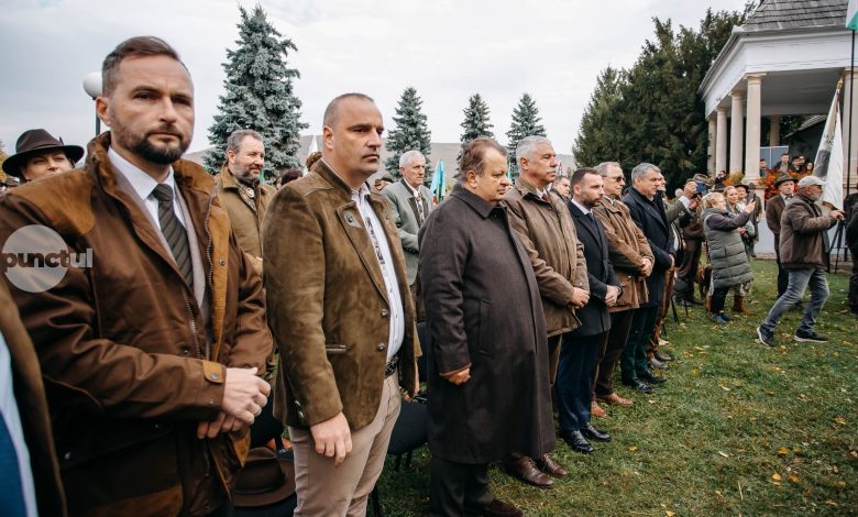 a-xiii-a-intalnire-a-vanatorilor-din-tinutul-secuiesc-la-zagon-(foto)