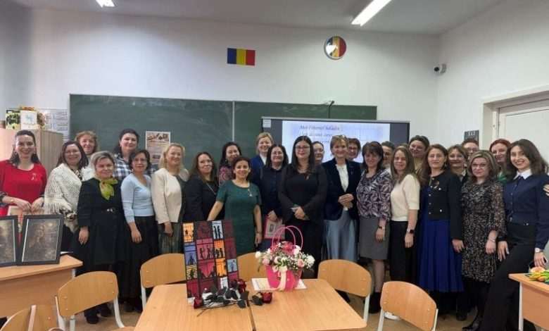 foto:-”penite-feminine-–-scriitoare-care-ne-inspira,-carti-care-ne-schimba”,-la-colegiul-economic-”transilvania”