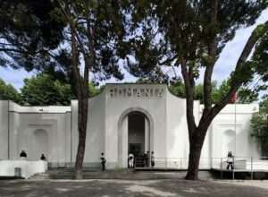  „marea neagra la-plural-– compozitii pentru ochiul sonor /-black-seas-–-scores-for-the-sonic-eye” este proiectul care va reprezenta romania la bienala de-la venetia 