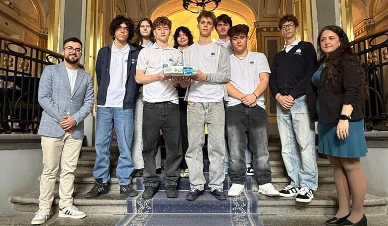 foto:-echipa-liceului-umfst,-in-finala-competitiei-”ai-for-good”