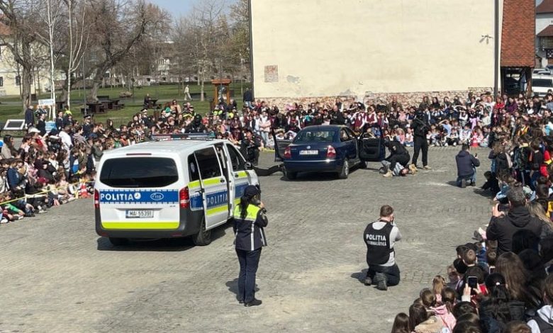 fotoreportaj.-ziua-politiei-romane,-sarbatorita-in-cetatea-medievala-targu-mures