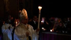 crestinii-romano-catolici-si-protestanti-celebreaza-astazi-pastele