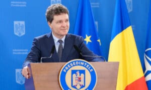 presedintele-nicusor-dan-l-a-felicitat-pe-liderul-opozitiei-din-ungaria,-peter-magyar,-dupa-victoria-obtinuta-in-alegerile-parlamentare