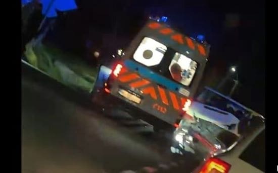 impact-intre-un-autoturism-si-un-microbuz,-in-dumbravioara