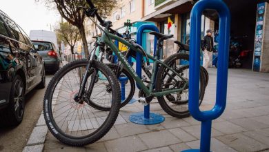 rastele-pentru-biciclete,-montate-in-targu-mures