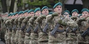 ziua-fortelor-terestre:-ceremonii-la-monumentele-eroilor,-expozitii-de-armament,-standuri-de-promovare-a-carierei-militare