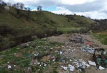 covasna:-amenda-de-45.000-de-lei-primariei-comunei-valcele,-pentru-deseuri-aruncate-in-zone-neautorizate