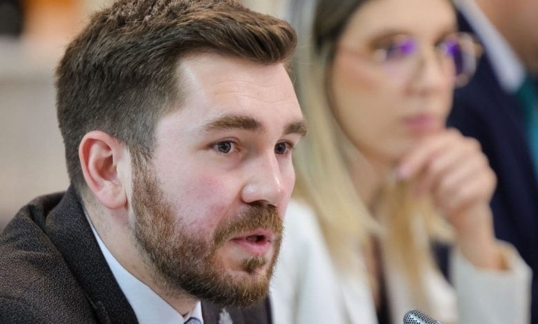 adrian-giurgiu,-deputat-usr-de-mures-despre-”miza-crizei-create-de-psd”