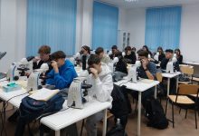 32-de-licee-vor-testa-robotica,-inteligenta-artificiala-sau-bioetica.-liceele-se-pot-inscrie-pana-pe-31-mai