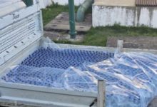 locuitorii-de-pe-mai-multe-strazi-din-targu-secuiesc-primesc-apa-imbuteliata-de-la-compania-regionala-de-apa