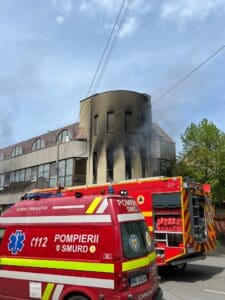 incendiu-la-o-cladire-de-birouri-din-targu-mures