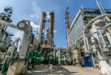 peste-800-de-angajati-de-la-azomures-vor-primi-preavize-de-concediere