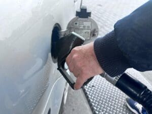 vacanta-de-1-mai-vine-cu-motorina-mai-scumpa-si-cu-posibile-epuizari-de-stoc