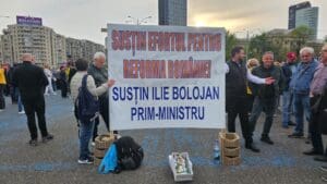 manifestatie-de-sustinere-a-premierului-in-piata-victoriei