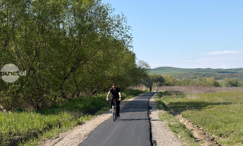 pista-de-biciclete-de-la-sangeorgiu-de-mures-prinde-contur-si-atrage-deja-sute-de-biciclisti