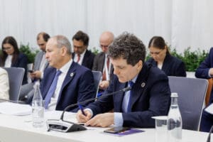 nicusor-dan:-vreau-sa-i-asigur-pe-romani-ca,-indiferent-ce-se-va-intampla,-romania-va-continua-sa-pastreze-traiectoria-occidentala