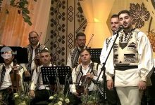 tanar-solist-muresean,-pe-scena-festivalului-concurs-national-de-muzica-populara-”valeria-peter-predescu”-de-la-bistrita,-editia-a-xiv-a