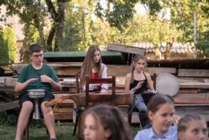 150-de-copii-din-covasna,-majoritatea-din-mediul-rural,-implicati-intr-un-program-de-educatie-muzicala