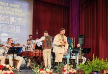 vasile-raul-balogh,-din-boiu,-judetul-mures,-a-castigat-premiul-i-la-un-festival-concurs-national-de-muzica-populara,-la-bistrita