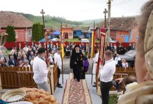 biserica-din-ercea-a-fost-tarnosita-de-ips-irineu,-iar-preotul-paroh-a-fost-hirotesit-iconom-stavrofor