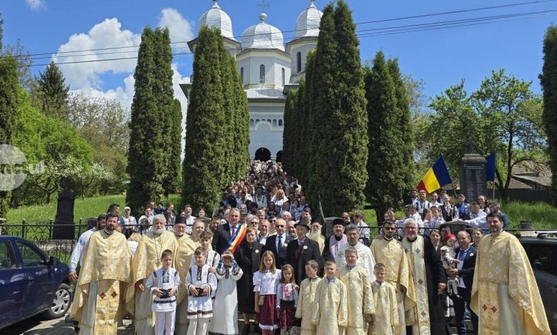 comunitatea-din-vatava-a-marcat-50-de-ani-de-la-sfintirea-bisericii-„nasterea-maicii-domnului”
