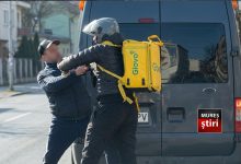 altercatie-in-trafic:-bataie-intre-un-curier-glovo-si-un-sofer-pe-strada-budiului-din-targu-mures!-video