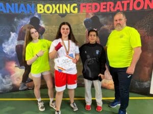 aur-si-bronz-pentru-pugilistele-muresene-la-cupa-romaniei