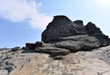 terenul-pe-care-se-afla-monumentele-naturale-babele-si-sfinxul-apartine-de-comuna-moroeni-din-judetul-dambovita