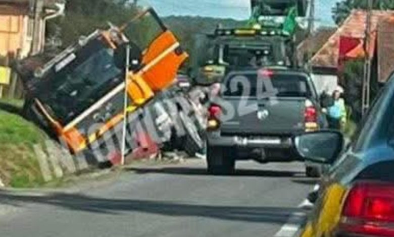 trafic-ingreunat-/-accident-in-localitatea-tampa,-camion-in-sant!