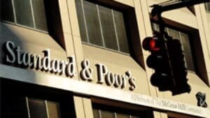 agentia-de-evaluare-financiara-standard-&-poor”s-avertizeaza-ca-ar-putea-retrograda-rating-urile-romaniei