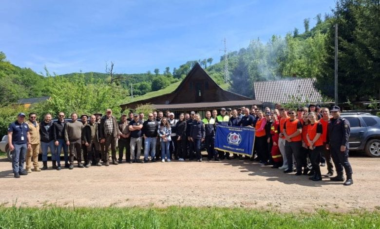 politistii-mureseni,-aproape-de-natura-si-de-comunitate