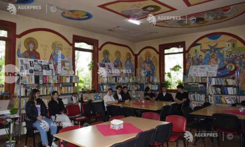 biblioteca-unicat-la-colegiul-„transilvania”,-un-loc-in-care-icoanele-intalnesc-cartile