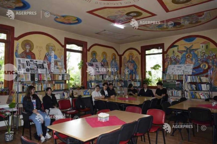 biblioteca-unicat-la-colegiul-„transilvania”,-un-loc-in-care-icoanele-intalnesc-cartile