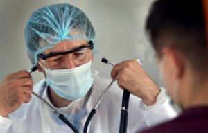 in-mai-putin-de-un-an,-statul-a-modificat-de-patru-ori-regulile-pentru-concediile-medicale