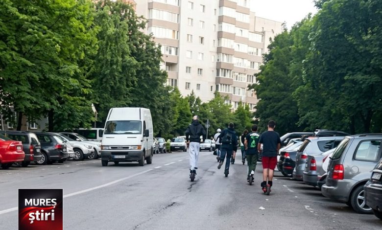 video.-„la-joaca”-cu-vieti-pe-strazile-din-targu-mures:-imagini-revoltatoare-cu-tineri-pe-trotinete-electrice-in-mijlocul-traficului!