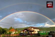 spectacol-la-sovata:-un-curcubeu-dublu-a-imbratisat-mocanita,-pictand-un-tablou-desprins-din-povesti!