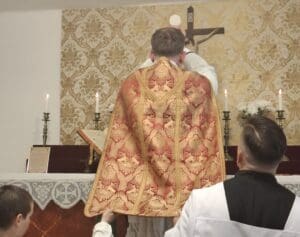 celebrarea-sfintei-liturghii-tridentine,-sau-liturghia-traditionala-din-cadrul-bisericii-catolice