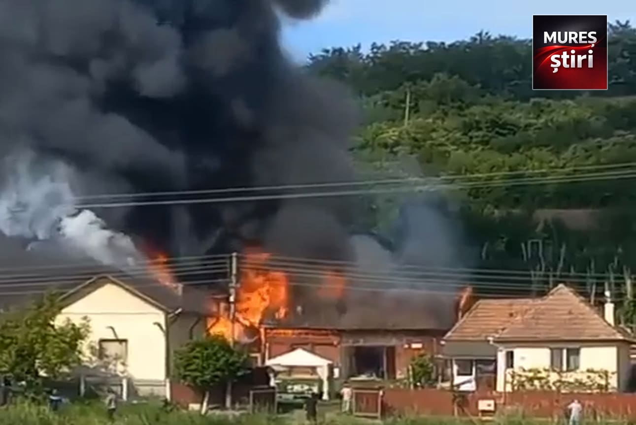 acum:-incendiu-violent-in-desfasurare-la-o-casa-din-giulus,-mures!-video