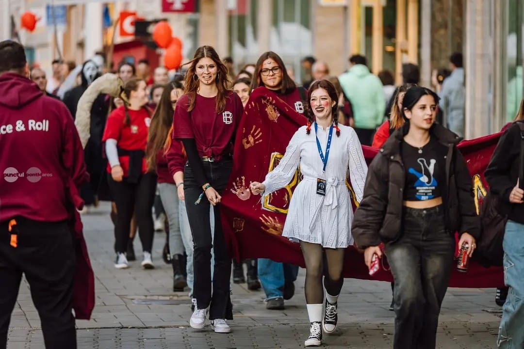 restrictii-de-circulatie-in-targu-mures,-pe-27-mai,-pentru-parada-studentilor