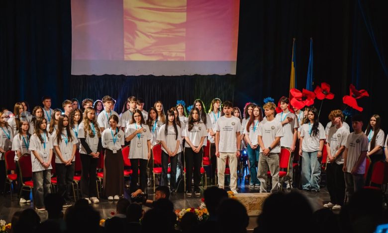 olimpiada-nationala-„tinerii-dezbat”-aduce-la-targu-mures-cei-mai-buni-tineri-oratori-din-tara