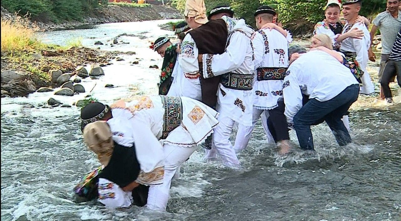 „udatul-nevestelor-la-toaca”,-programat-pe-1-iunie,-la-caminul-cultural-din-localitate