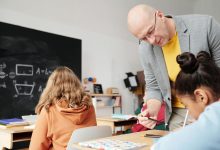 173-de-cadre-didactice-din-mures-primesc-gradatie-de-merit-–-lista-completa-pe-discipline