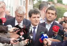 presedintele-nicusor-dan-se-afla-la-galati-unde-i-a-vizitat-la-spital-pe-cei-doi-raniti
