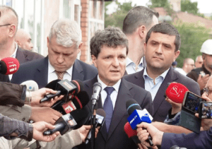 presedintele-nicusor-dan-se-afla-la-galati-unde-i-a-vizitat-la-spital-pe-cei-doi-raniti