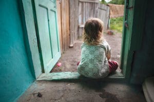 romania-traverseaza-cea-mai-grava-criza-din-ultimele-decenii-privind-protectia-si-viitorul-copiilor