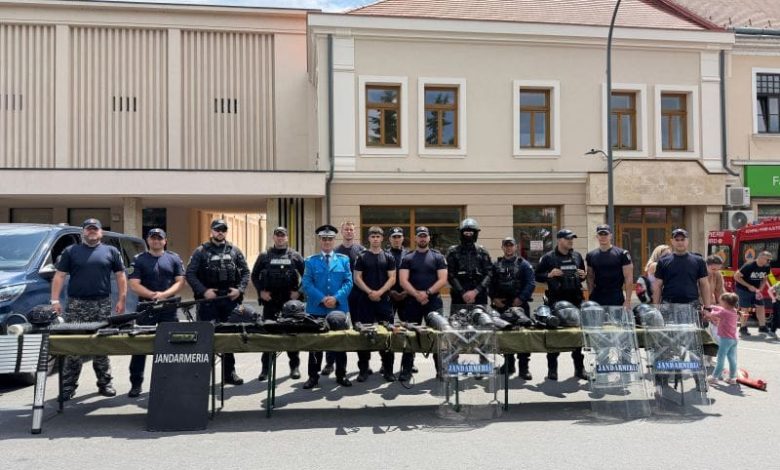 foto:-gruparea-de-jandarmi-mobila-targu-mures,-mai-aproape-de-comunitate-prin-activitati-dedicate-copiilor