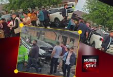 video-|-accident-cu-“doar”-doua-masini,-dar-cu-zeci-de-„martori”-pe-calea-voinicenilor!-o-strada-intreaga-s-a-adunat-in-jurul-vehiculelor-distruse