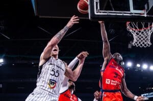 clujul-si-oradea,-un-nou-duel-pentru-titlul-de-campioana-la-baschet